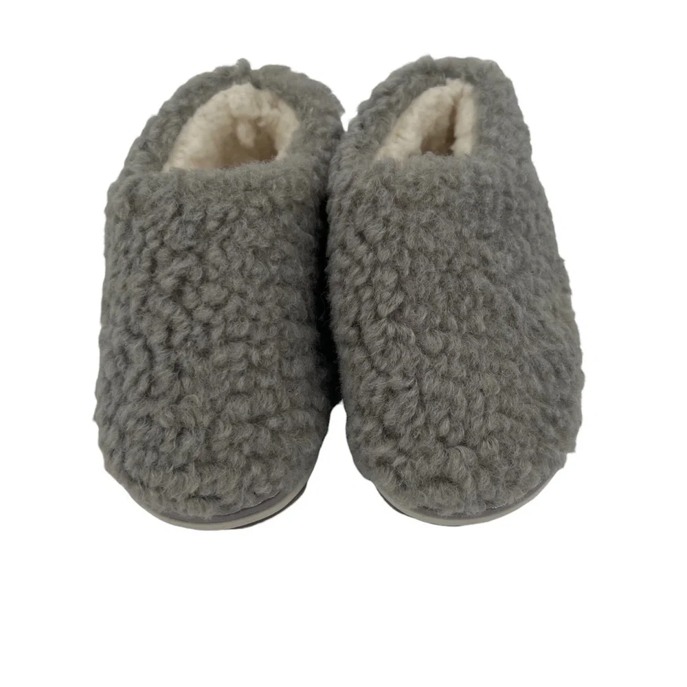 NWT Fuzzy Sherpa Lined Gray Toddler Slippers Size 26-27